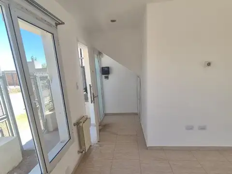 Depto Tipo Casa en Alquiler de 2 dormitorios