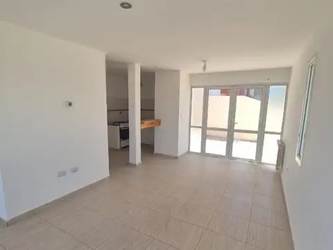 Depto Tipo Casa en Alquiler de 3 ambientes