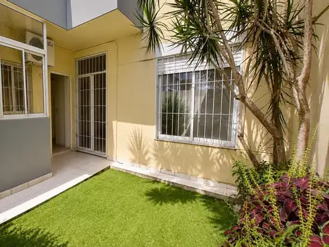 Depto Tipo Casa en Venta al Este