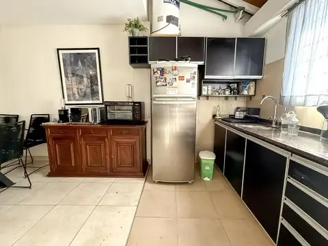 Edificio en Venta – Local comercial  y 2 departamentos – Ideal inversión en Martínez