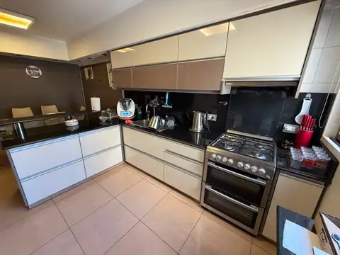 Departamento en Alquiler con 1 cocheras