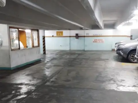 Cochera cubierta centro de las lomitas