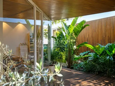 Casa 5 ambientes con 4 baños