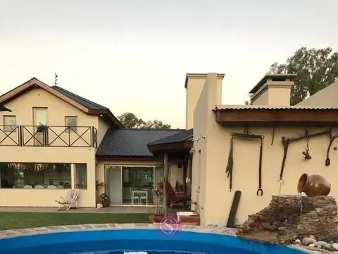 Casa Chalet  en Alquiler en Monet Barrio Privado, Campana, G.B.A. Zona Norte