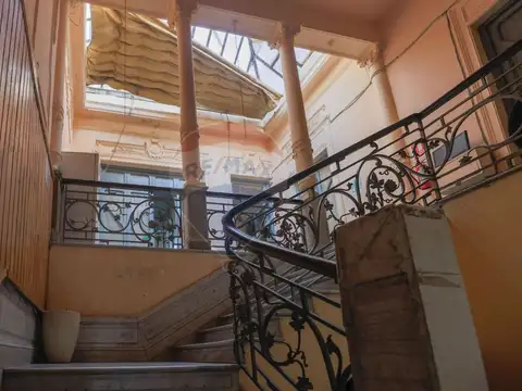 VENTA CENTRO EDIF CON LOCALES CON RENTA 10% ANUAL