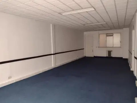 Oficina en Alquiler 40 años