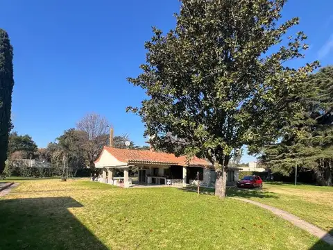 Casa Quinta barrio Malvinas, Gral Rodriguez 12 ambientes