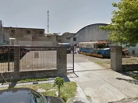 VENTA  Depósito o Lote en Martínez – Triple frente  Ideal varios destinos