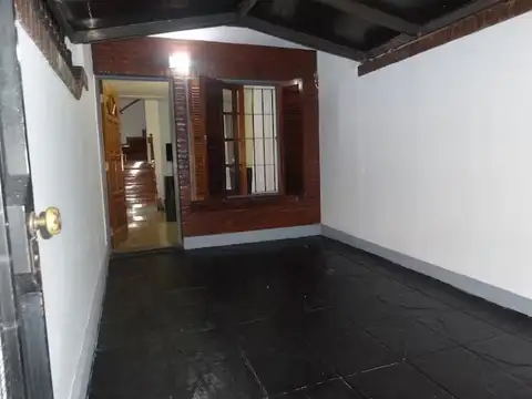 VENTA DE TRIPLEX 4 AMBIENTES EN RAMOS MEJIA