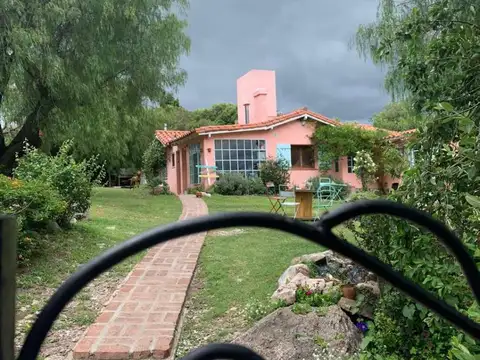 Se vende Casa en Los Cocos, 3 dormitorios