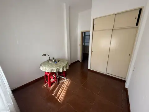 Venta PH 4 ambientes en Boedo con patio al frente