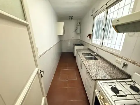 Depto Tipo Casa 4 ambientes con 2 baños
