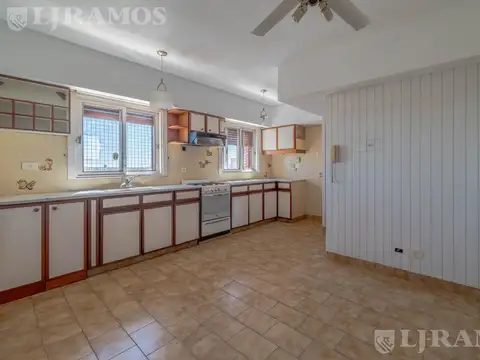 Departamento 5 ambientes con 2 baños