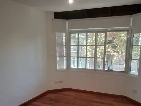 Av HIPOLITO  Yrigoyen 1000