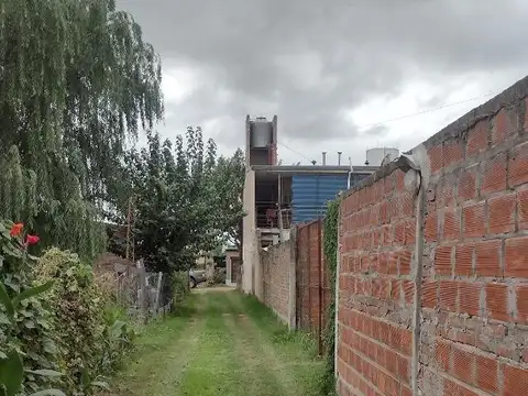 Casa en Venta con 4 cocheras