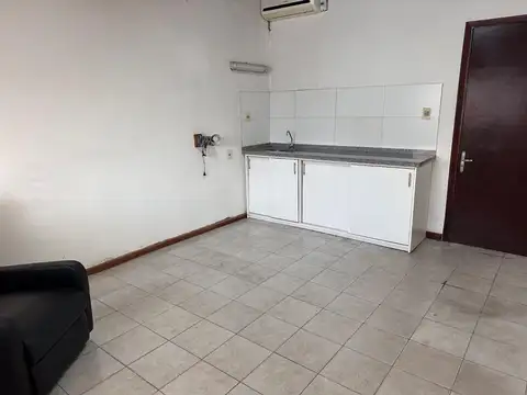 Casa 6 ambientes con 1 baño
