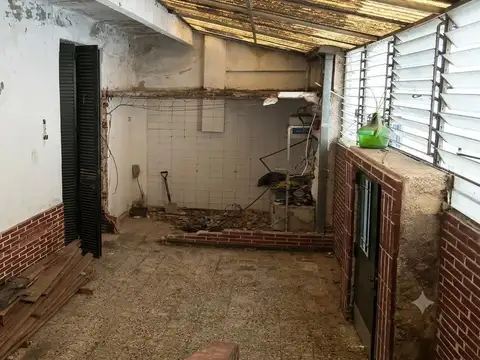 Depto Tipo Casa en Venta en Villa del Parque, USD 139.000