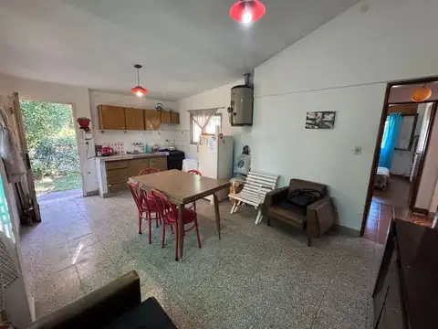 VENTA CASA 3 AMBIENTES  4 cuadras del Mar
