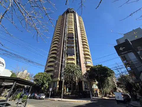 Paunero 1000, Piso 17