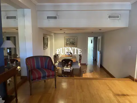 Casa 9 ambientes con 5 baños