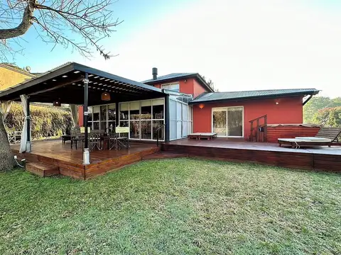 Casa en Venta con 2 cocheras