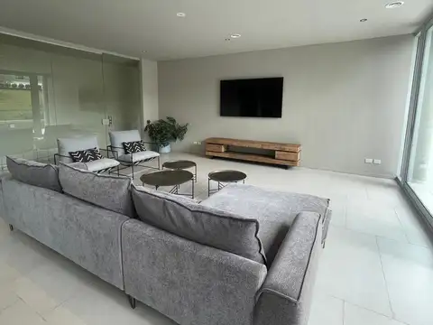 Departamento en Alquiler con 1 cocheras