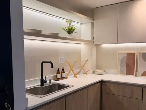 San Juan 1200, Piso 10