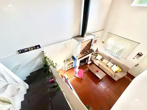 Casa 4 ambientes con 2 baños