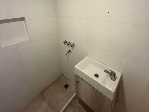 Depto Tipo Casa en Alquiler con 1 cochera