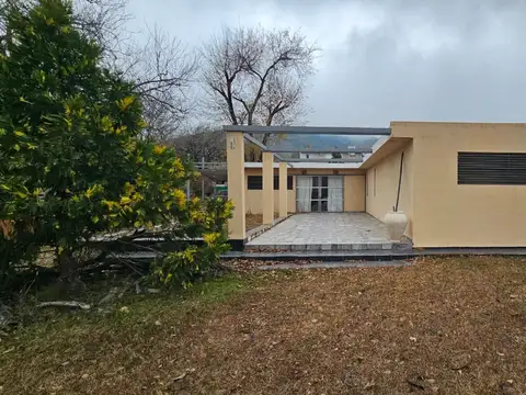 VENTA CASA 2 DORM CON PILETA EN EL DORADO 1