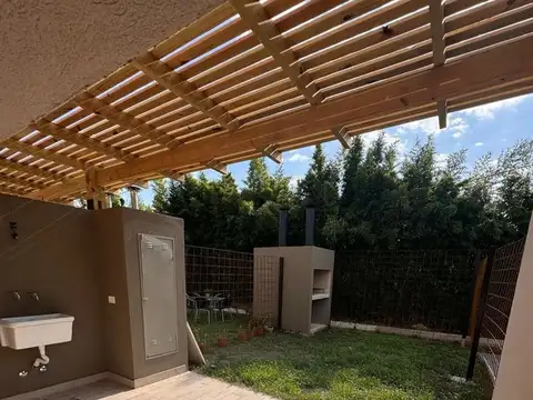 VENTA DUPLEX 3 AMB JARDIN PARRILLA COCHERA PILAR