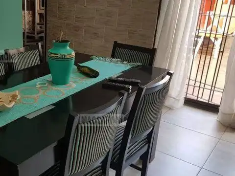 Depto Tipo Casa en Venta de 5 ambientes