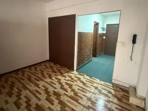 Amplio Monoambiente en Alquiler – Contrafrente con Excelente