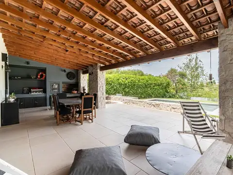 Avenida Santa María de las Conchas 4200