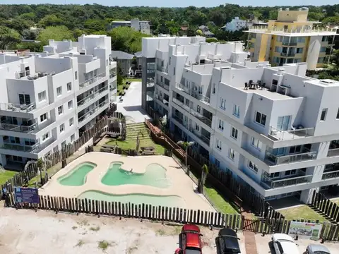 Hermoso 2 amb. Con posibilidad de 3 ambientes frente al mar