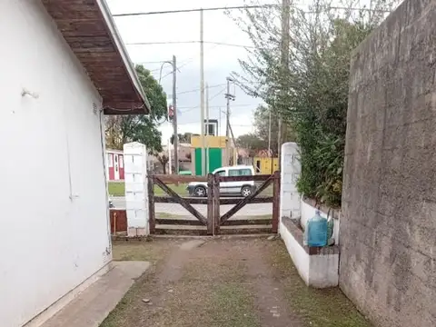 Casa 3 ambientes con 1 baño