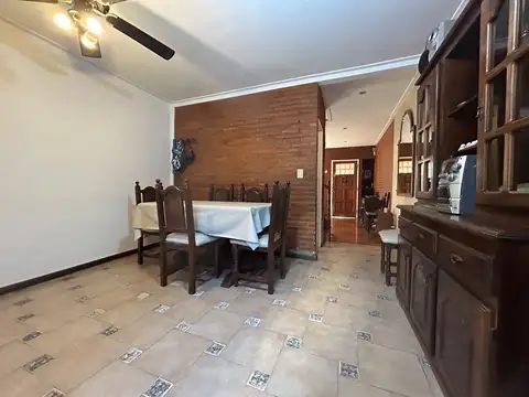Depto Tipo Casa en Venta 40 años
