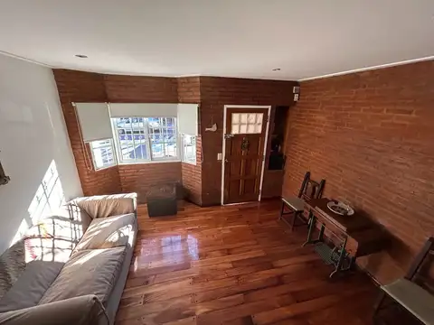 Depto Tipo Casa 4 ambientes con 3 baños