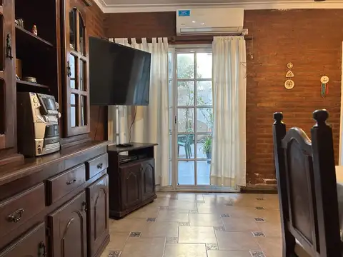 Excelente Duplex de 4 Ambientes con Patio y Tres Baños - 110 m² - Sin Expensas
