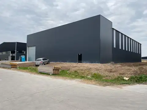 Depósito de 1200m2 en Parque Industrial en Moreno