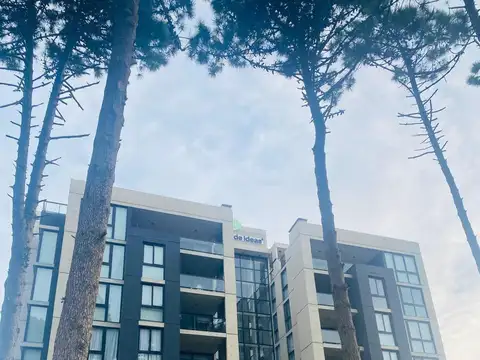 Avenida Arquitecto Jorge Bunge e/ Júpiter y De las Totoras