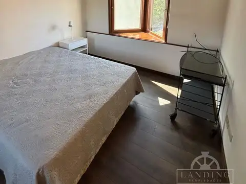 Casa en Venta con 4 cocheras