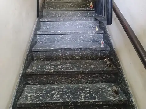 Depto Tipo Casa en Venta 40 años