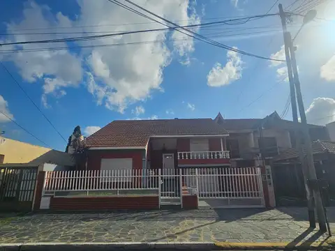 Casa en  2n Plantas Con Gran Fondo Libre