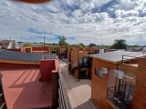 Depto Tipo Casa en Venta con 1 cocheras