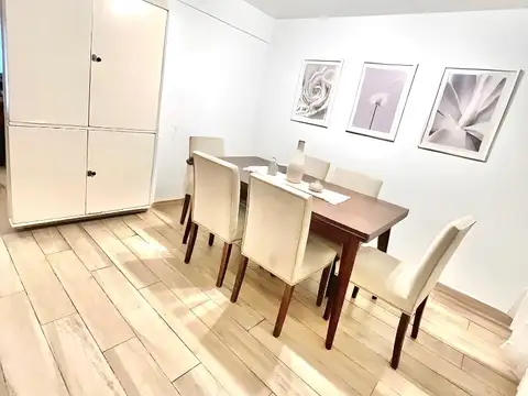 Departamento de Seis Ambientes con Patio y Balcon