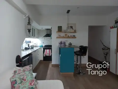 Depto Tipo Casa en Venta en Villa del Parque, USD 126.000