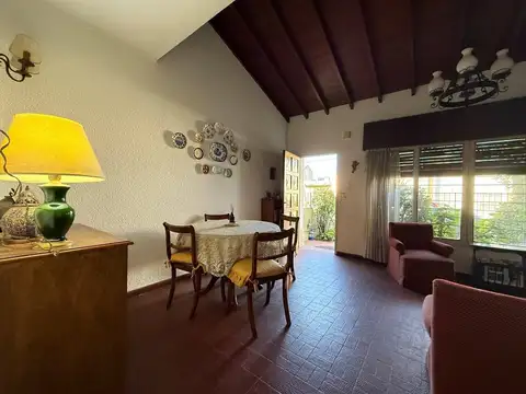 Casa 2 ambientes con 1 baño