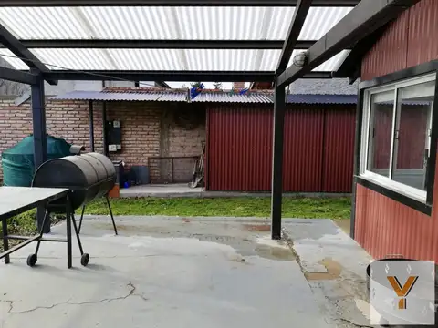Casa en venta - 4 Dormitorios 2 Baños - Dina Huapi
