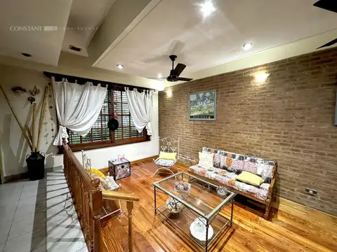 Casa en Venta con 3 cocheras
